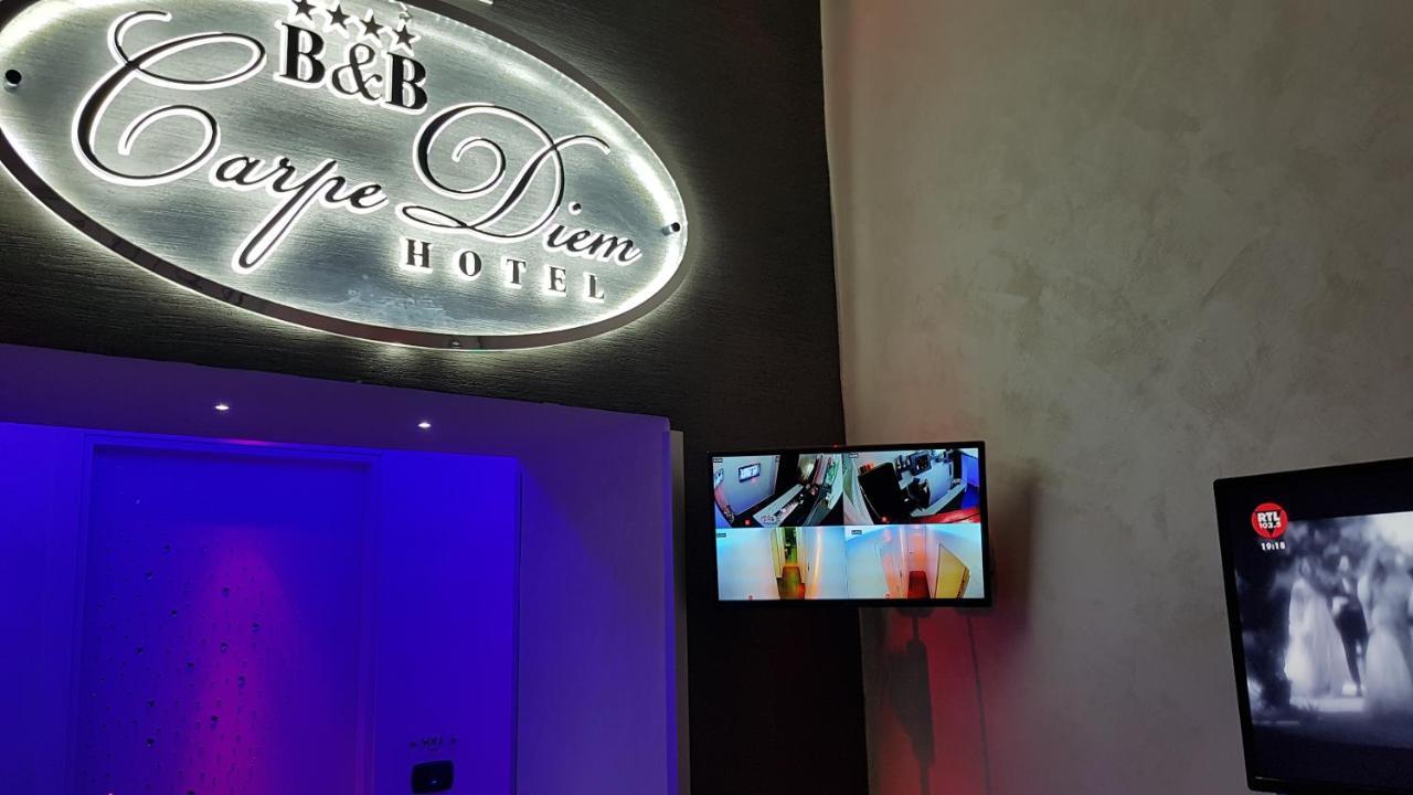 נאפולי Hotel Taromy מראה חיצוני תמונה