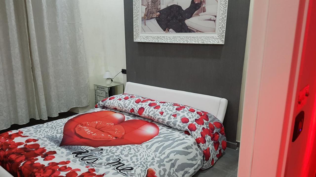 נאפולי Hotel Taromy מראה חיצוני תמונה