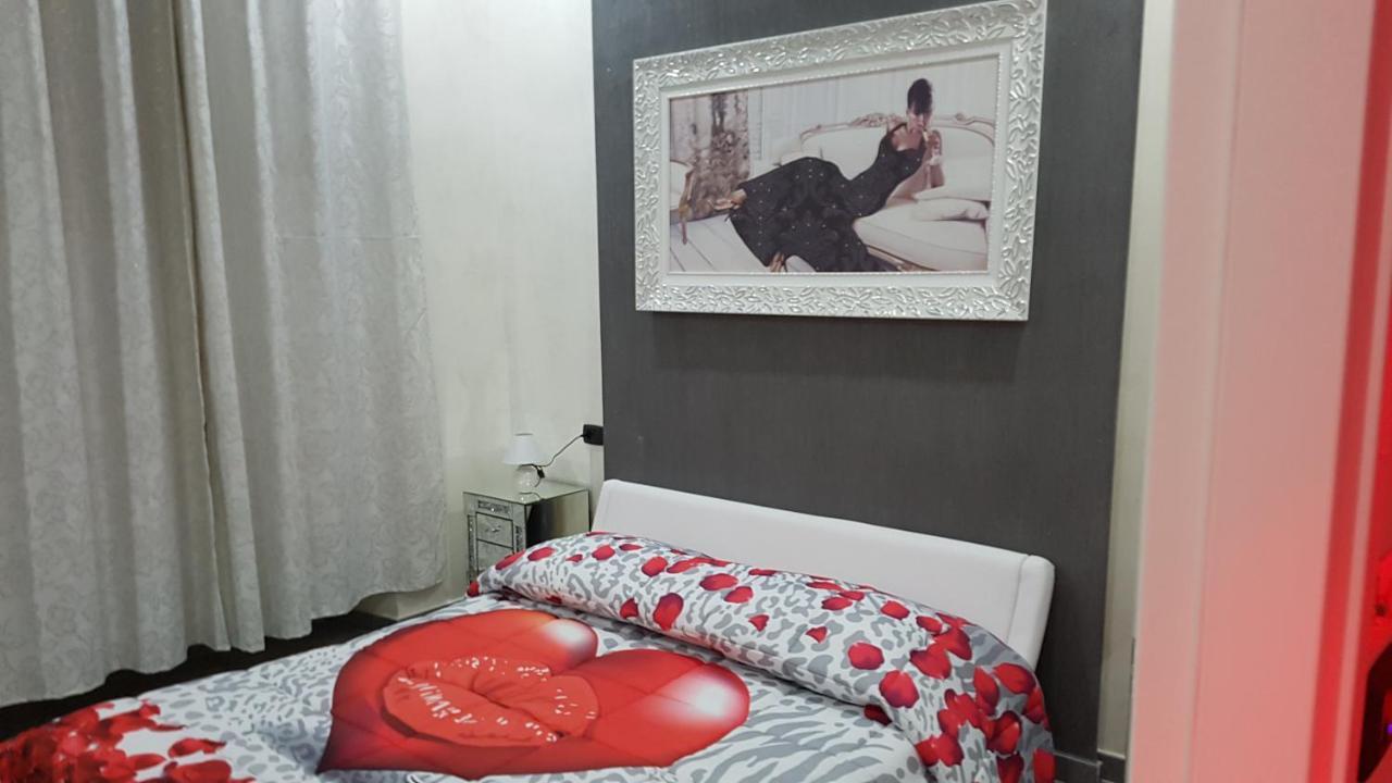 נאפולי Hotel Taromy מראה חיצוני תמונה