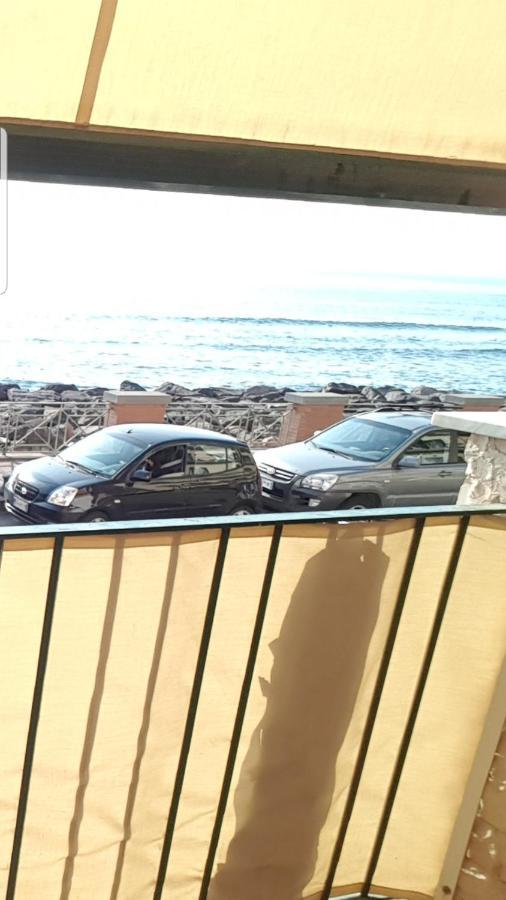 נאפולי Hotel Taromy מראה חיצוני תמונה