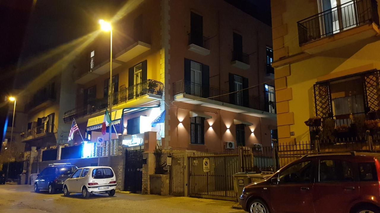 נאפולי Hotel Taromy מראה חיצוני תמונה