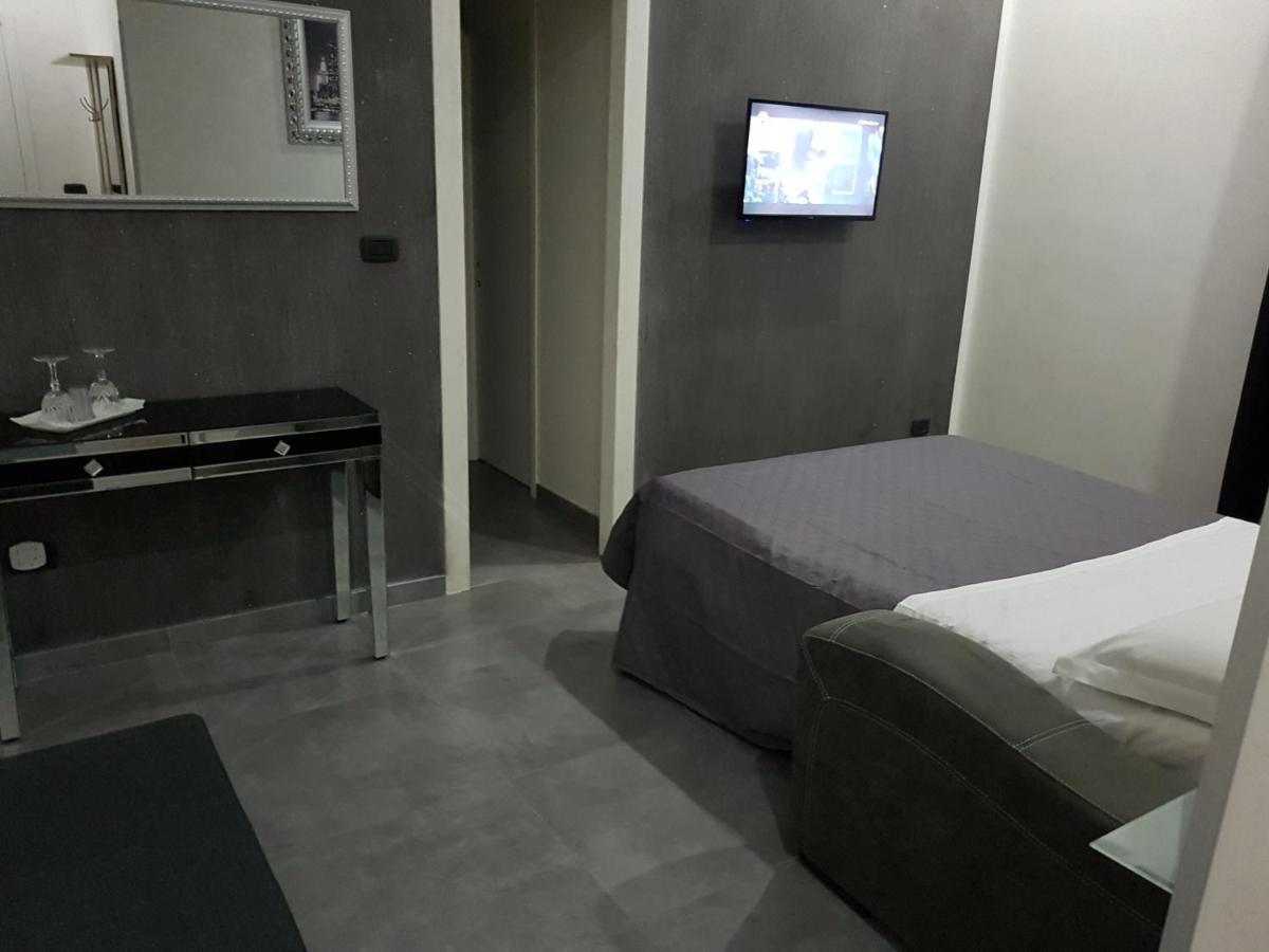 נאפולי Hotel Taromy מראה חיצוני תמונה