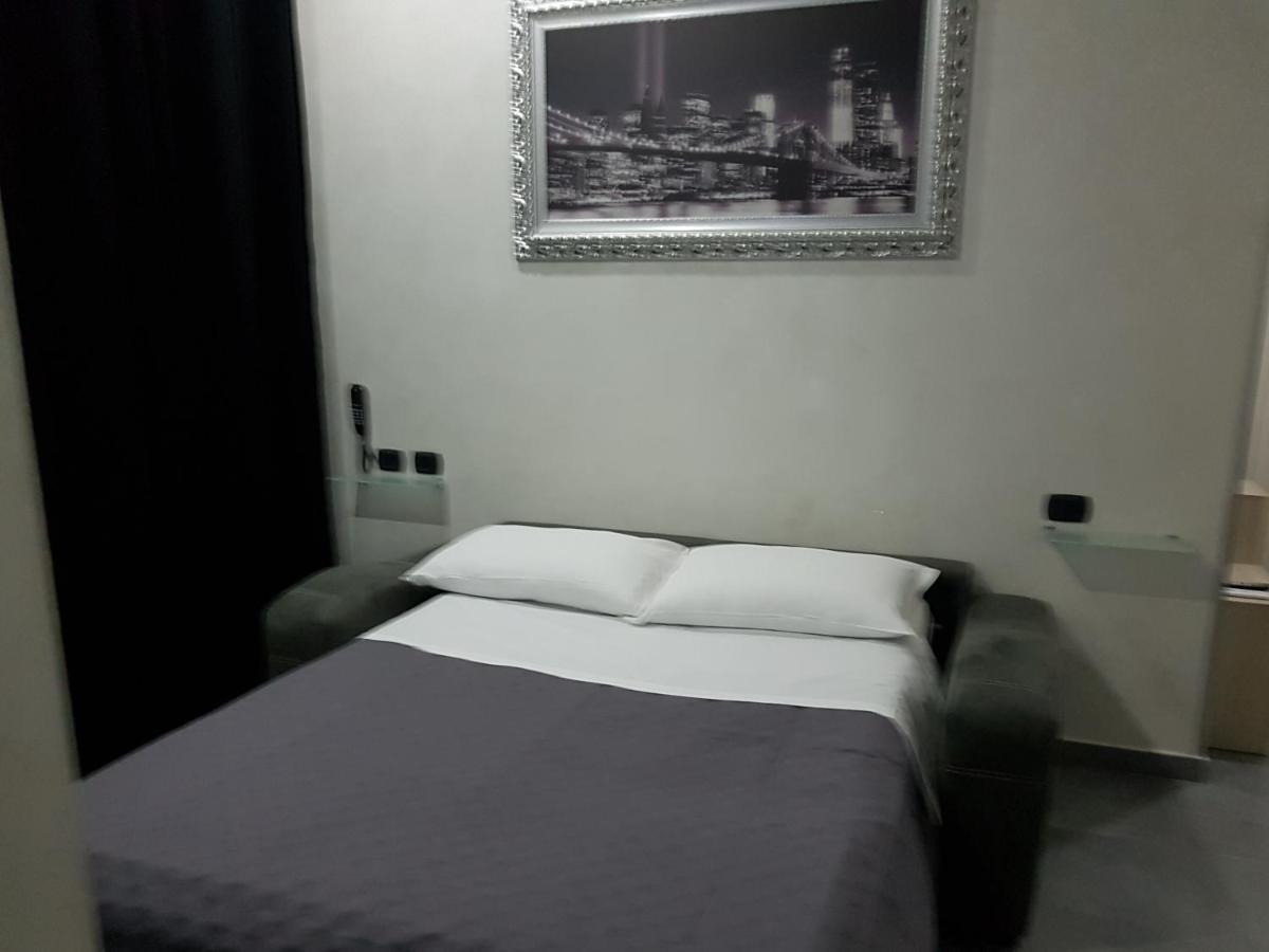 נאפולי Hotel Taromy מראה חיצוני תמונה