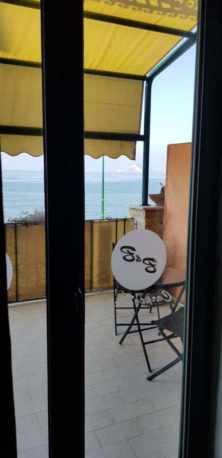 נאפולי Hotel Taromy מראה חיצוני תמונה